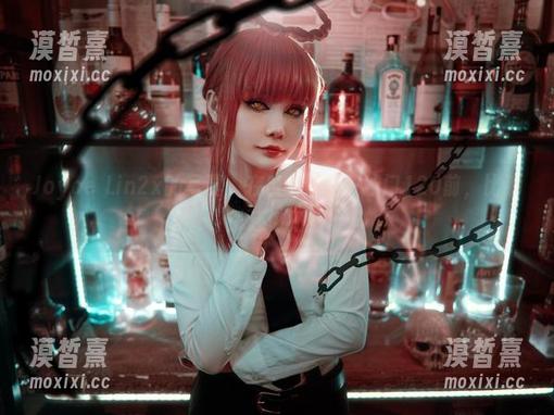 Joyce Lin2x的写真：在Nero狮子球门120前，比狮子还傲娇！